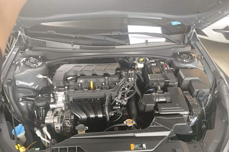 Used Hyundai Elantra 2022 1.5L CVT GLX Elite Edition Engine Bay