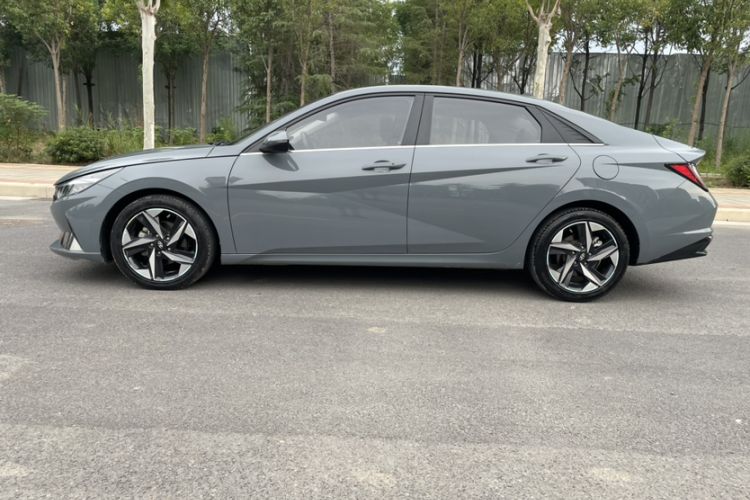 Used Hyundai Elantra 2022 1.5L CVT LUX Prestige Edition Exterior 3