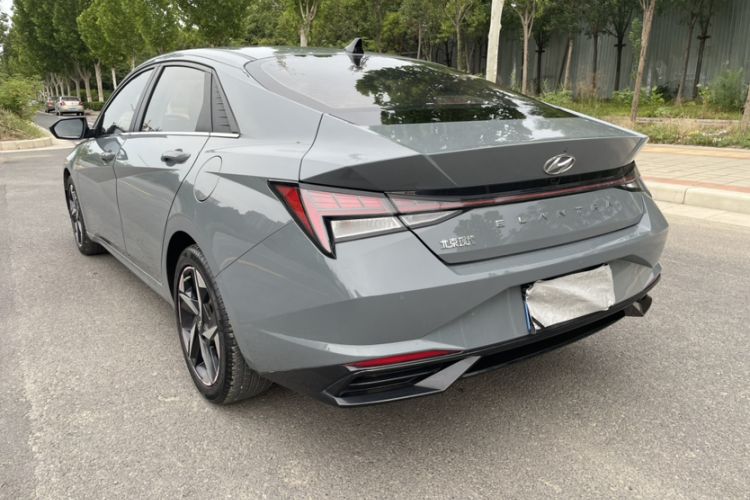 Used Hyundai Elantra 2022 1.5L CVT LUX Prestige Edition Exterior 4