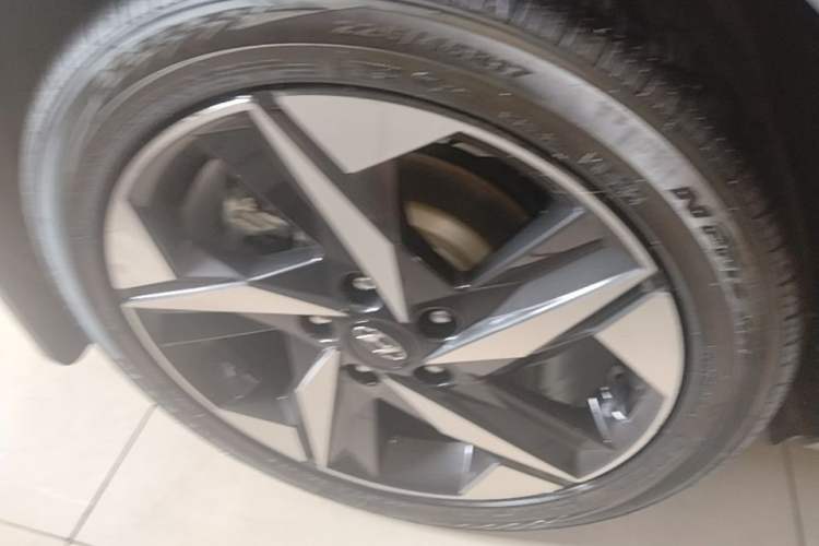 Used Hyundai Elantra 2022 1.5L CVT GLX Elite Edition Exterior 5