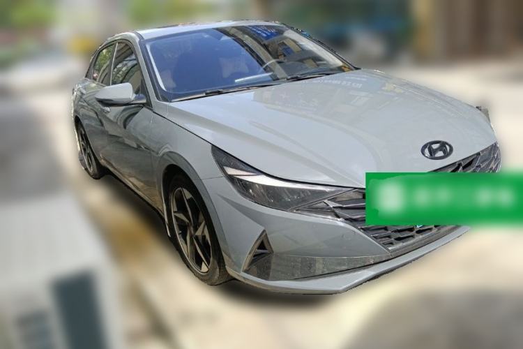 Used Hyundai Elantra 2022 1.5L CVT LUX Prestige Edition Front Right 45 Deg