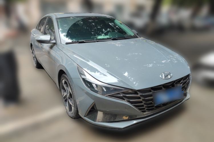 Used Hyundai Elantra 2022 1.5L CVT LUX Prestige Edition Front Right 45 Deg