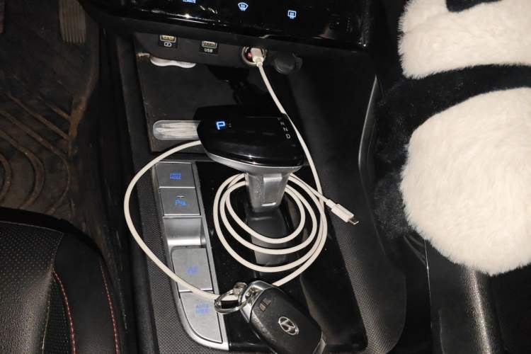 Used Hyundai Elantra 2022 1.5L CVT 20th Anniversary Edition Gear Lever