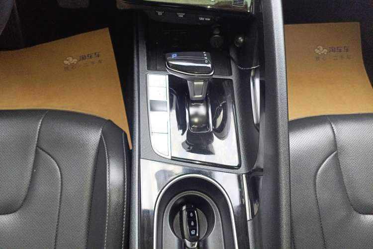 Used Hyundai Elantra 2022 1.5L CVT LUX Prestige Edition Gear Lever