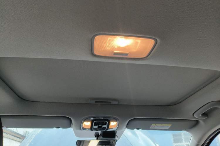 Used Hyundai Elantra 2022 1.5L CVT LUX Prestige Edition Headliner