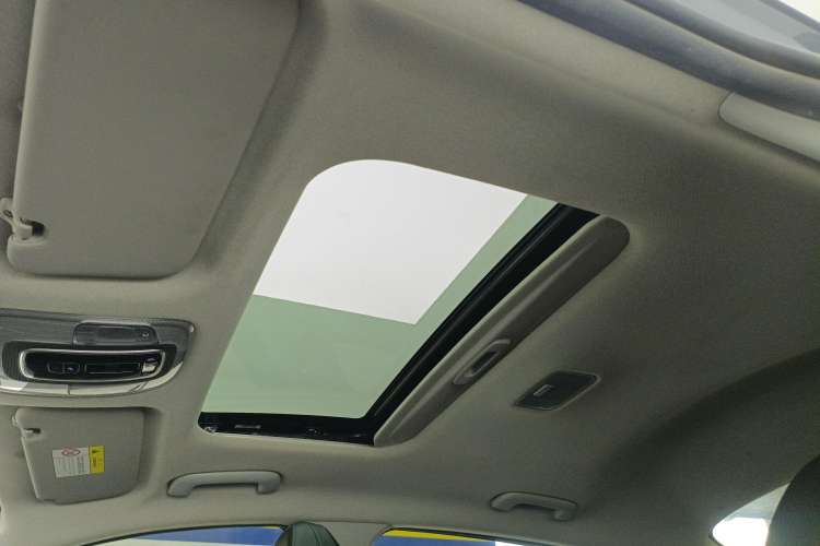 Used Hyundai Elantra 2022 1.5L CVT LUX Prestige Edition Headliner