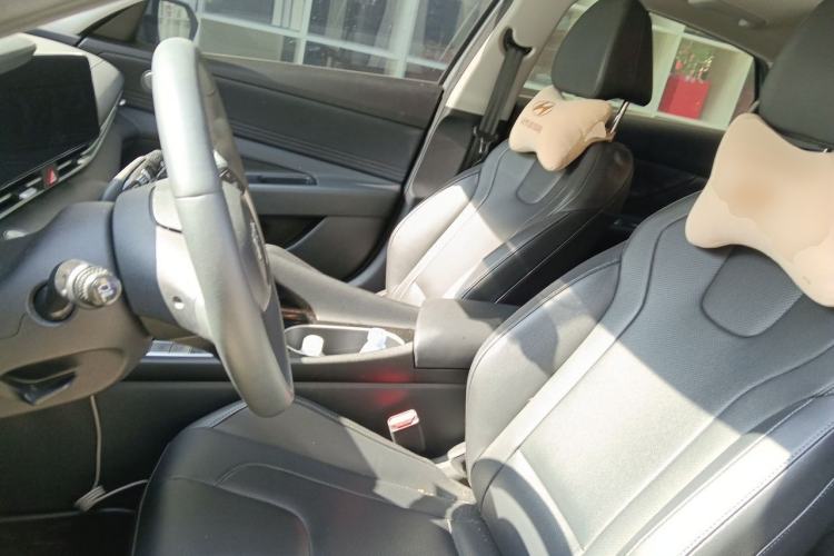 Used Hyundai Elantra 2022 1.5L CVT LUX Prestige Edition Left Front Seat