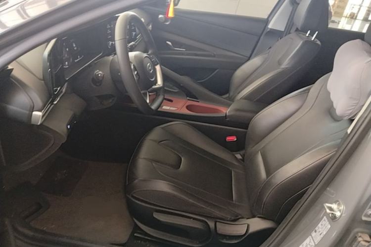 Used Hyundai Elantra 2022 1.5L CVT GLX Elite Edition Left Front Seat