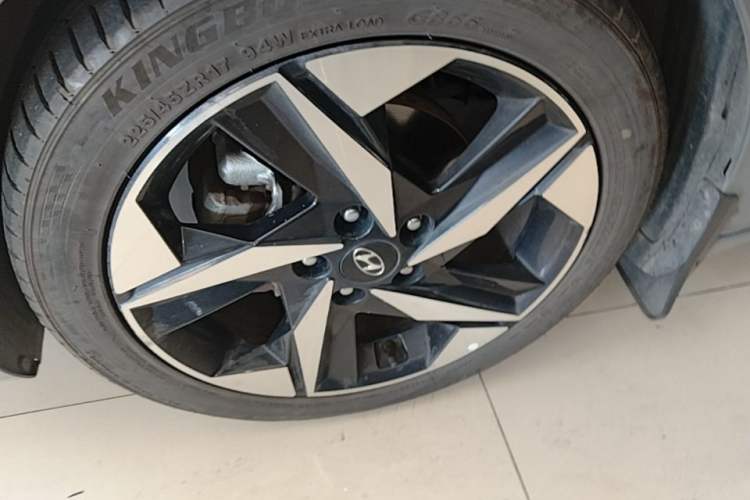 Used Hyundai Elantra 2022 1.5L CVT GLX Elite Edition Left Front Wheel Hub