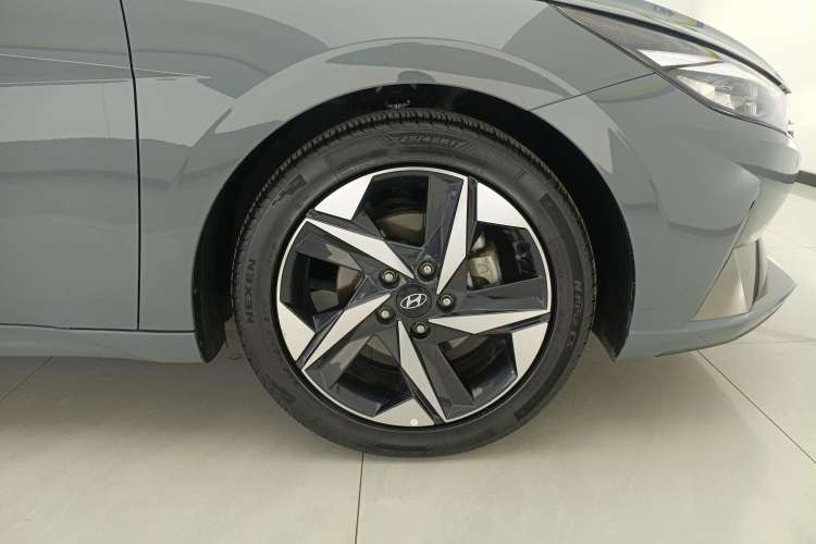 Used Hyundai Elantra 2022 1.5L CVT LUX Prestige Edition Left Front Wheel Hub