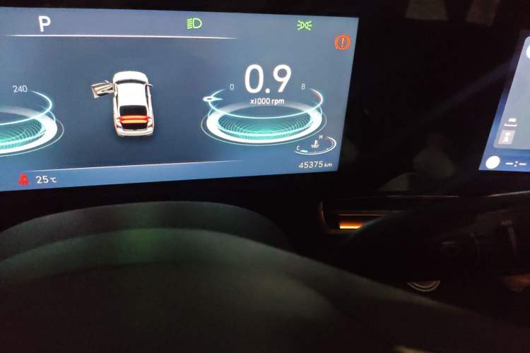 Used Hyundai Elantra 2022 1.5L CVT 20th Anniversary Edition Odometer Close Up