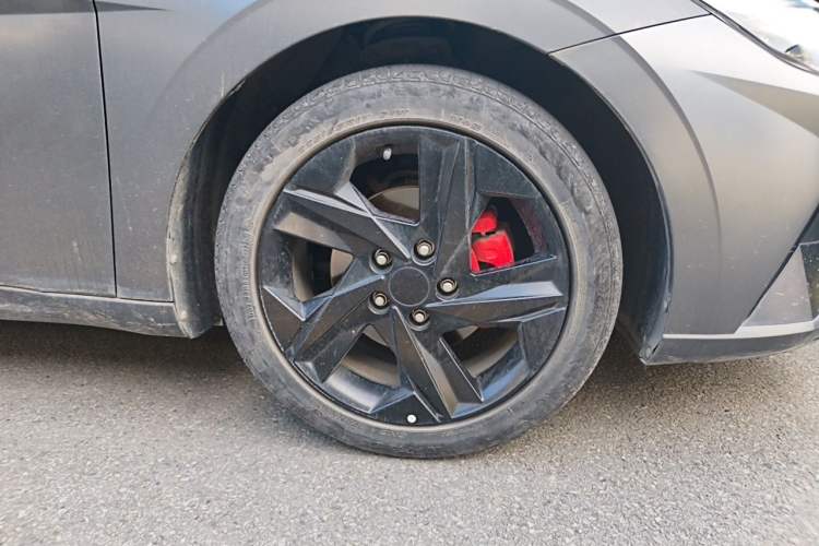 Used Hyundai Elantra 2022 1.5L CVT 20th Anniversary Edition Right Front Wheel Hub