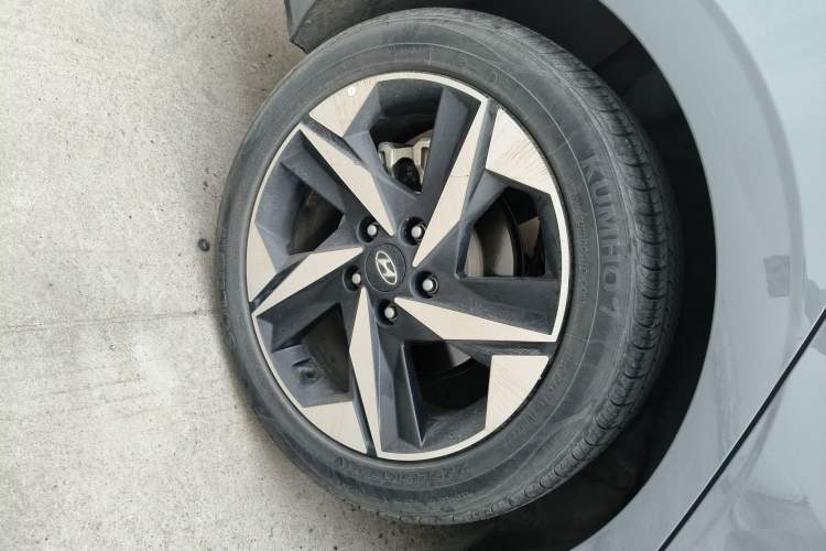 Used Hyundai Elantra 2022 1.5L CVT LUX Prestige Edition Right Rear Wheel Hub