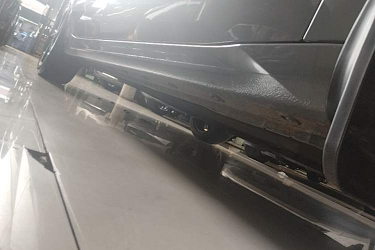 Used Hyundai Elantra 2022 1.5L CVT GLX Elite Edition Right Side Sill