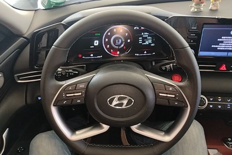 Used Hyundai Elantra 2022 1.5L CVT GLX Elite Edition Steering Wheel