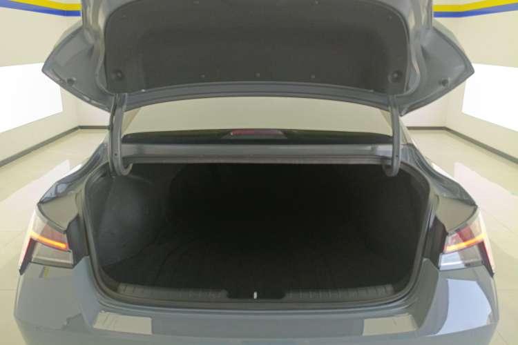Used Hyundai Elantra 2022 1.5L CVT LUX Prestige Edition Trunk