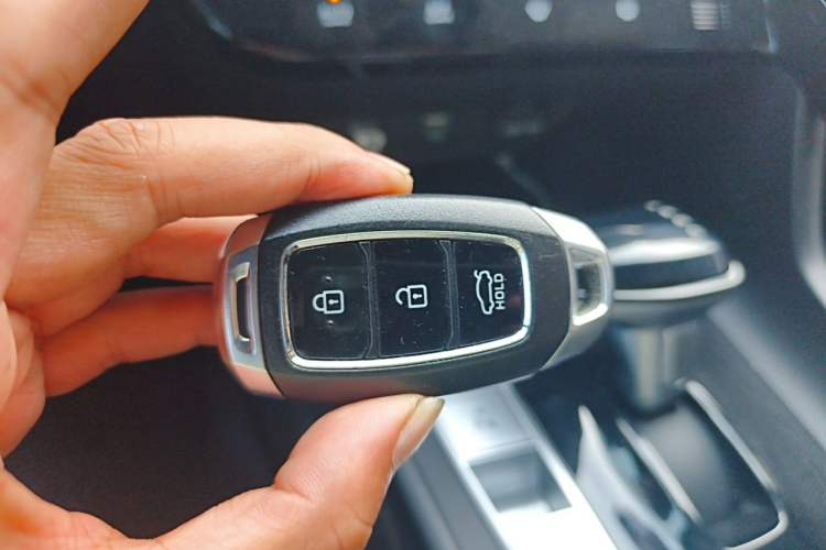 Used Hyundai Elantra 2022 1.5L CVT 20th Anniversary Edition Vehicle Key