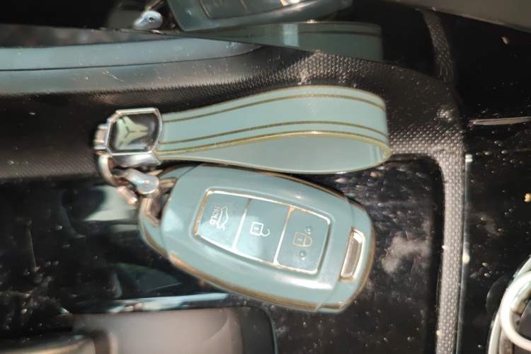 Used Hyundai Elantra 2022 1.5L CVT LUX Prestige Edition Vehicle Key