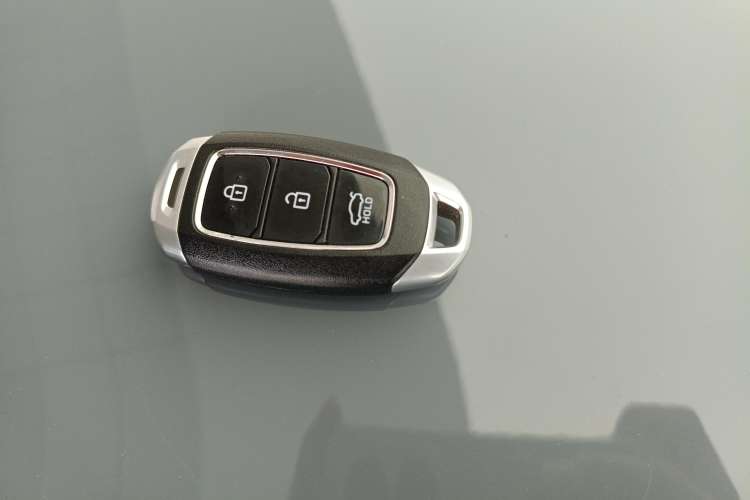 Used Hyundai Elantra 2022 1.5L CVT LUX Prestige Edition Vehicle Key
