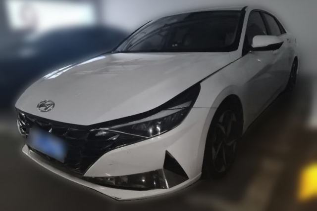 Hyundai Elantra 2022 1.5L CVT LUX Prestige Edition مستعملة