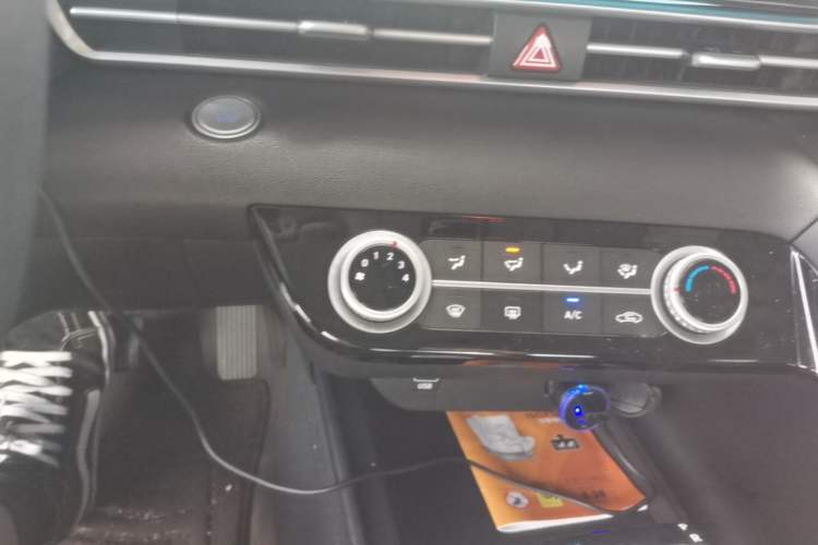 Used Hyundai Elantra 2022 1.5L CVT GLX Elite Edition Audio And AC Panel