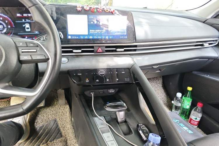 Used Hyundai Elantra 2022 1.5L CVT LUX Prestige Edition Audio And AC Panel