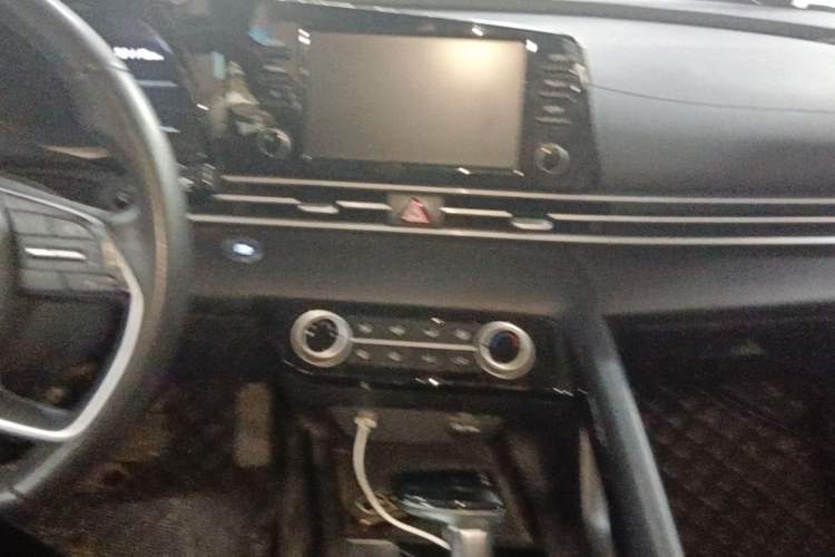 Used Hyundai Elantra 2022 1.5L CVT GLX Elite Edition Audio And AC Panel
