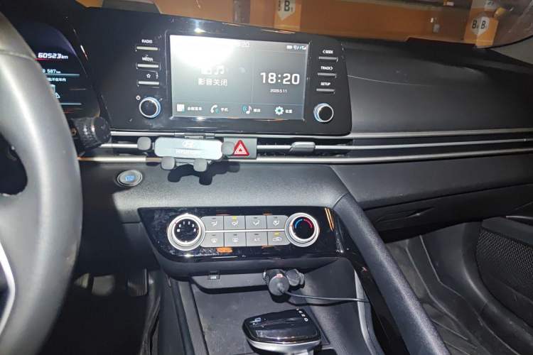 Used Hyundai Elantra 2022 1.5L CVT GLX Elite Edition Audio And AC Panel