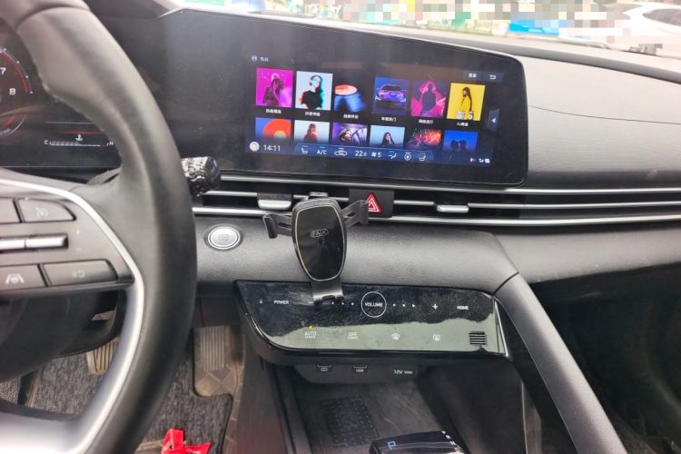 Used Hyundai Elantra 2022 1.5L CVT LUX Prestige Edition Audio And AC Panel