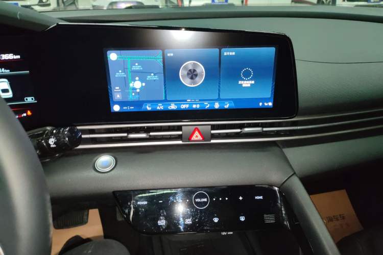 Used Hyundai Elantra 2022 1.5L CVT LUX Prestige Edition Audio And AC Panel