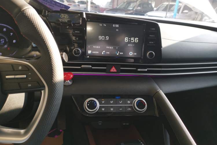 Used Hyundai Elantra 2022 1.5L CVT GLX Elite Edition Audio And AC Panel