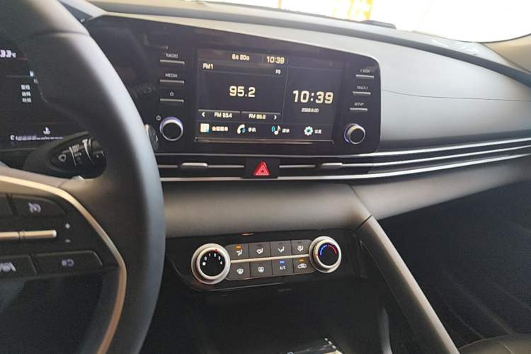 Used Hyundai Elantra 2022 1.5L CVT GLX Elite Edition Audio And AC Panel