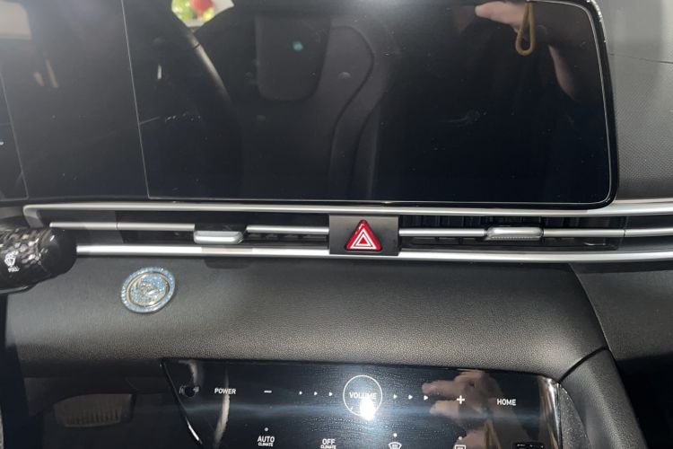 Used Hyundai Elantra 2022 1.5L CVT LUX Prestige Edition Audio And AC Panel