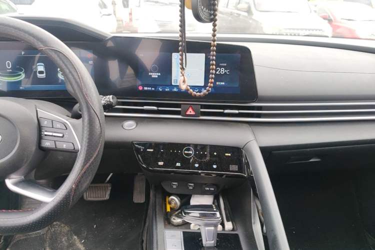 Used Hyundai Elantra 2022 1.5L CVT 20th Anniversary Edition Audio And AC Panel
