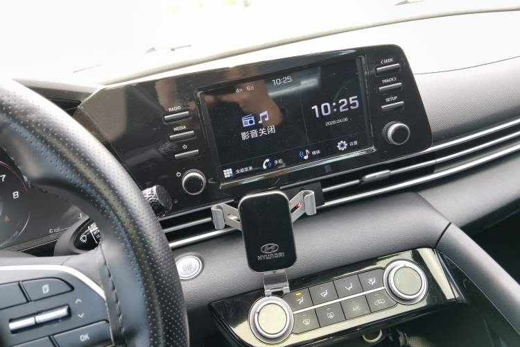 Used Hyundai Elantra 2022 1.5L CVT GLX Elite Edition Audio And AC Panel
