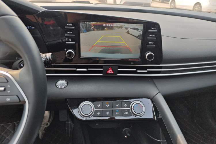Used Hyundai Elantra 2022 1.5L CVT GLX Elite Edition Audio And AC Panel