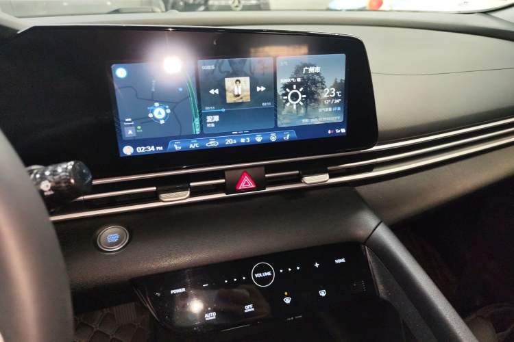 Used Hyundai Elantra 2022 1.5L CVT LUX Prestige Edition Audio And AC Panel