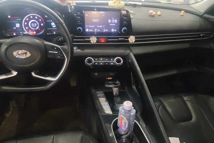 Used Hyundai Elantra 2022 1.5L CVT GLX Elite Edition Audio And AC Panel