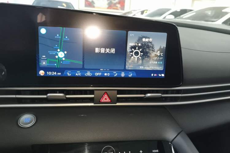 Used Hyundai Elantra 2022 1.5L CVT LUX Prestige Edition Audio And AC Panel