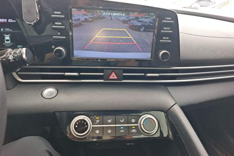 Used Hyundai Elantra 2022 1.5L CVT GLX Elite Edition Audio And AC Panel