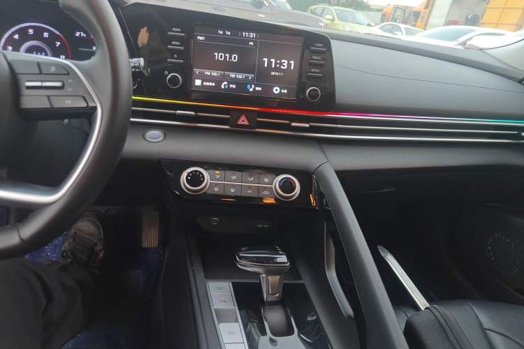 Used Hyundai Elantra 2022 1.5L CVT GLX Elite Edition Audio And AC Panel