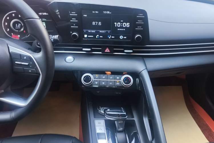 Used Hyundai Elantra 2022 1.5L CVT GLX Elite Edition Audio And AC Panel