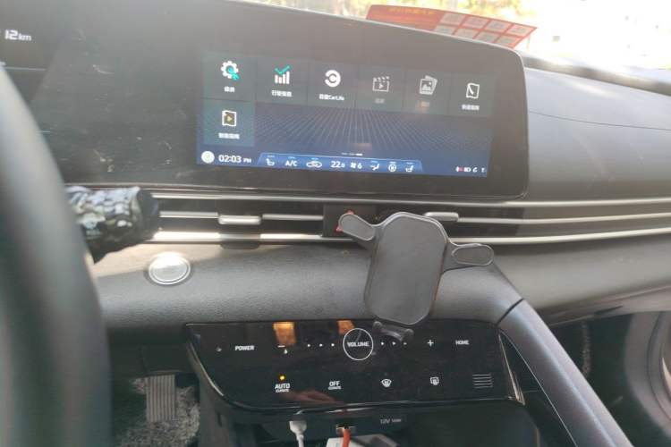 Used Hyundai Elantra 2022 1.5L CVT LUX Prestige Edition Audio And AC Panel