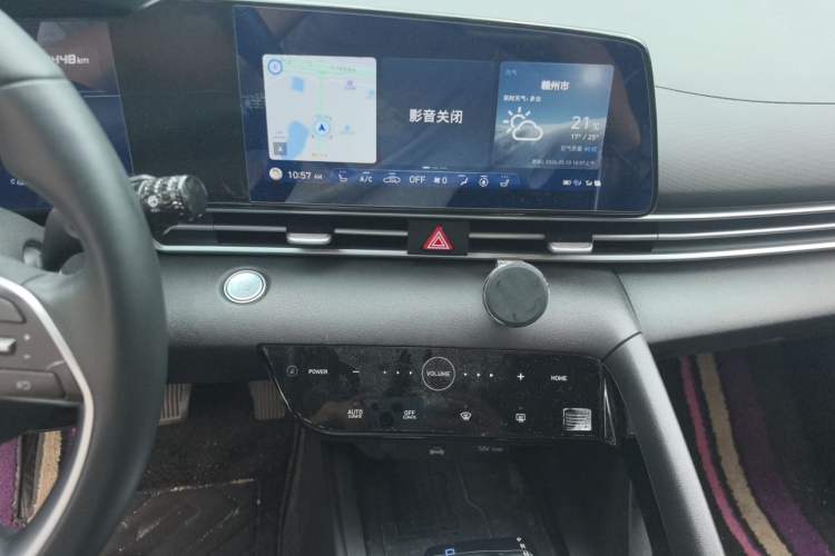 Used Hyundai Elantra 2022 1.5L CVT LUX Prestige Edition Audio And AC Panel