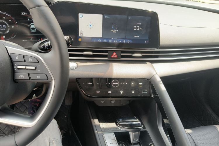 Used Hyundai Elantra 2022 1.5L CVT LUX Prestige Edition Audio And AC Panel