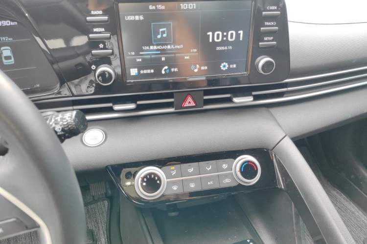 Used Hyundai Elantra 2022 1.5L CVT GLX Elite Edition Audio And AC Panel