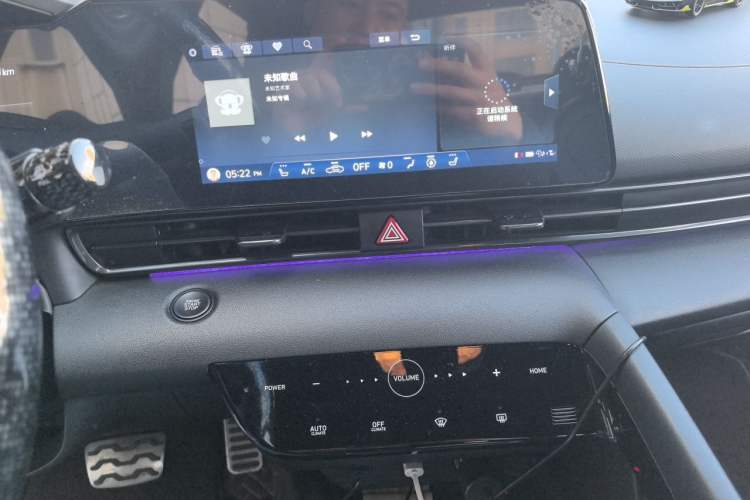 Used Hyundai Elantra 2022 240TGDi DCT TOP Flagship Edition Audio And AC Panel