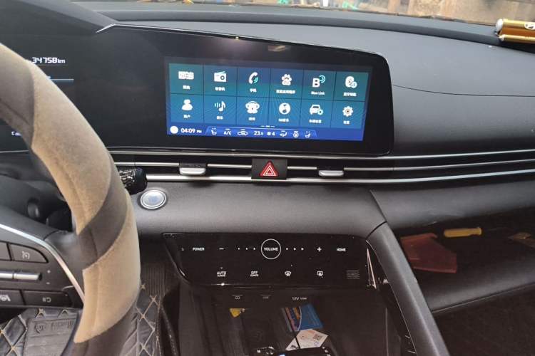 Used Hyundai Elantra 2022 1.5L CVT LUX Prestige Edition Audio And AC Panel