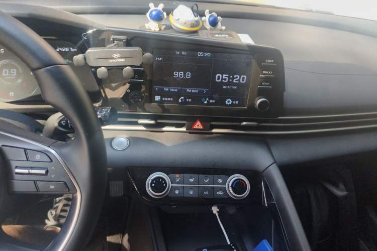 Used Hyundai Elantra 2022 1.5L CVT GLX Elite Edition Audio And AC Panel