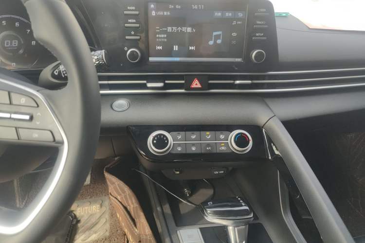 Used Hyundai Elantra 2022 1.5L CVT GLX Elite Edition Audio And AC Panel